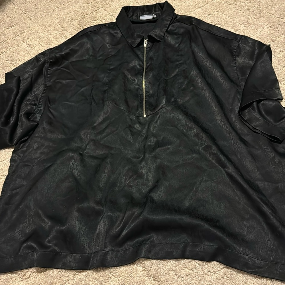 Men’s XXL Black Satin Xil Up Shirt